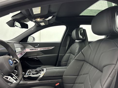 New 2026 BMW i7 xDrive60 AWD/4WD image 24