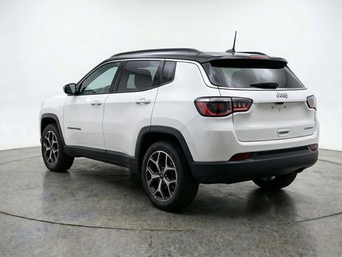 Used 2025 Jeep Compass Limited AWD/4WD image 6