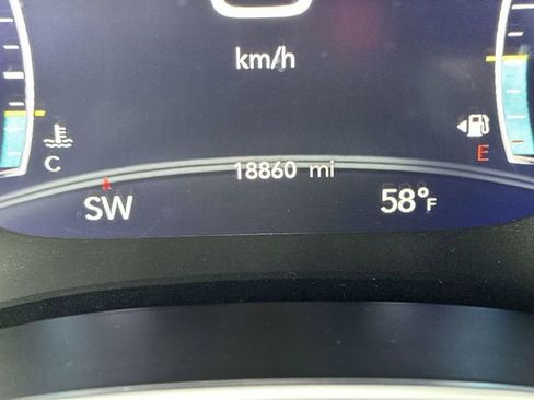 Used 2024 Chrysler Pacifica Limited image 12