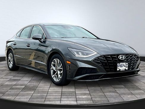 Used 2023 Hyundai Sonata SEL FWD image 3