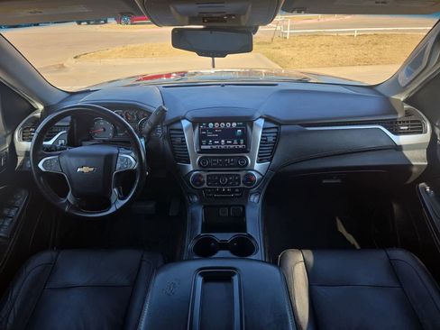 Used 2020 Chevrolet Suburban LT image 14