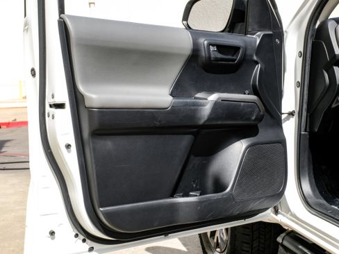 Used 2021 Toyota Tacoma SR5 RWD image 40
