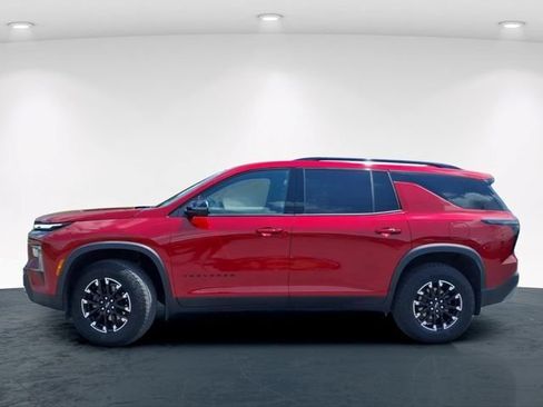 Used 2025 Chevrolet Traverse Z71 w/ Enhanced Driving Package AWD/4WD image 10