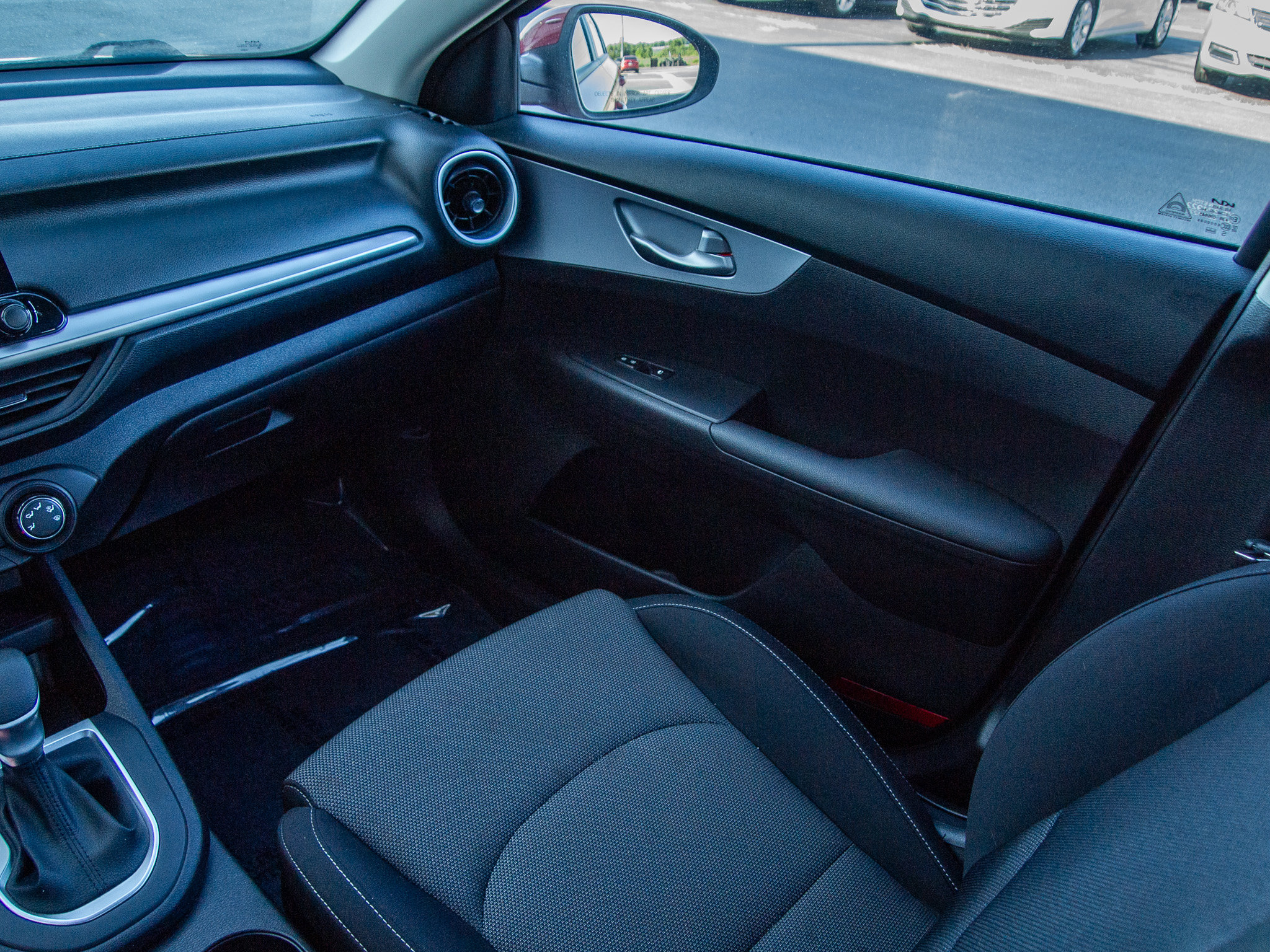 Used 2024 Kia Forte LXS w/ LXS Technology Package FWD image 15