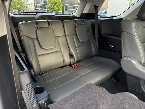 Used 2025 Ford Explorer Active w/ Active Comfort Package image 23