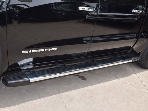 Used 2021 GMC Sierra 1500 SLT AWD/4WD image 37
