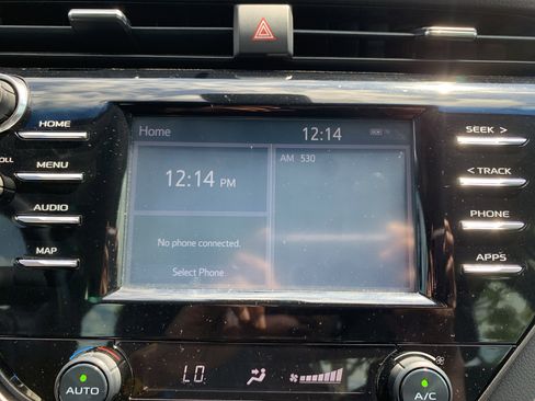 Used 2019 Toyota Camry SE image 24