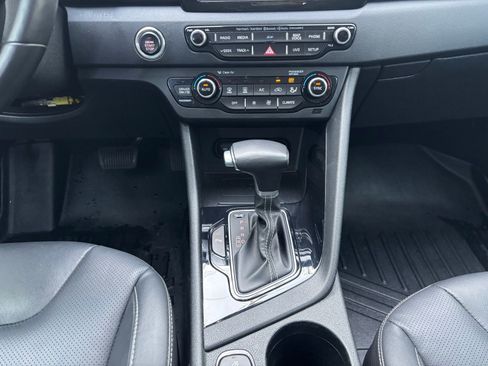 Used 2018 Kia Niro Touring image 26