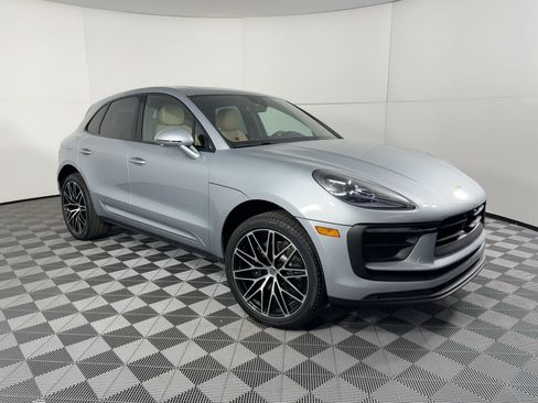 Certified 2026 Porsche Macan AWD/4WD image 7