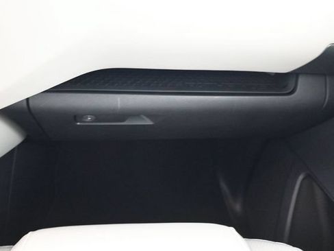 Used 2025 Nissan Pathfinder SL FWD image 54