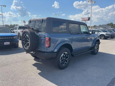 New 2025 Ford Bronco Outer Banks image 3