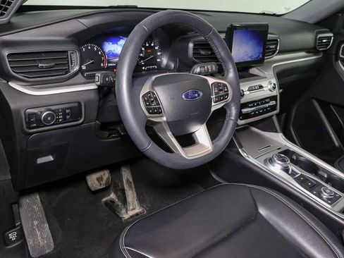 Used 2023 Ford Explorer XLT w/ Equipment Group 202A image 24