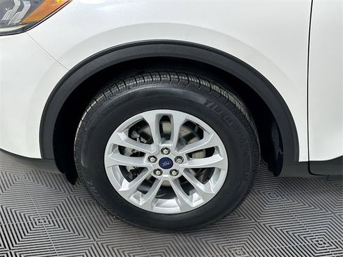 Certified 2020 Ford Escape SE image 29