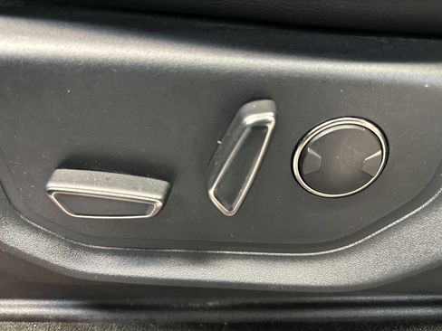 Used 2019 Ford F150 Raptor w/ Equipment Group 802A Luxury image 21