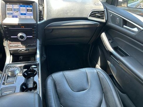 Used 2019 Ford Edge Titanium FWD image 13