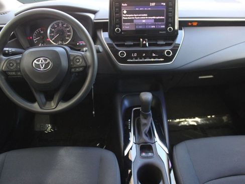 Used 2022 Toyota Corolla LE image 25