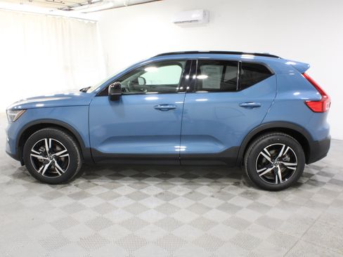 Used 2023 Volvo XC40 B5 Plus w/ Driver Assist Package AWD/4WD image 31