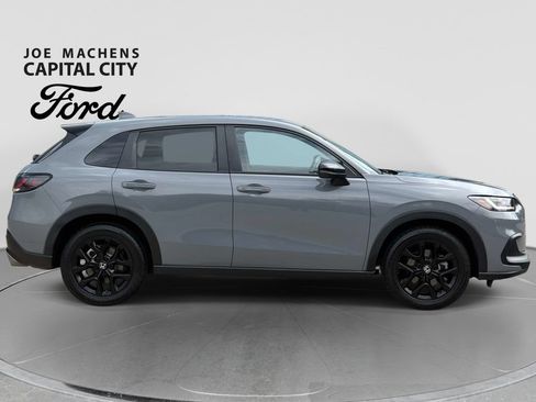 Used 2024 Honda HR-V Sport image 3