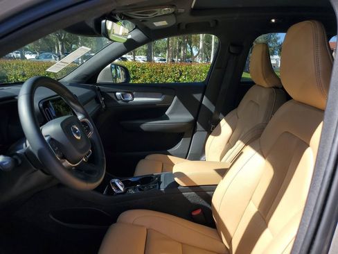 Used 2022 Volvo XC40 T5 Inscription w/ Advanced Package image 26