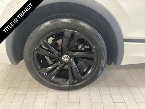 Used 2024 Volkswagen Tiguan SE R-Line AWD/4WD image 24