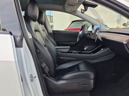Used 2021 Tesla Model Y Long Range AWD/4WD image 33