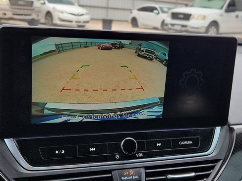 Used 2023 Nissan Altima 2.5 SR w/ SR Premium Package image 14