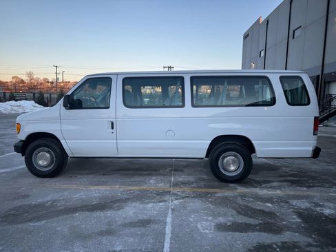 Used 2003 Ford E-350 and Econoline 350 XLT image 4