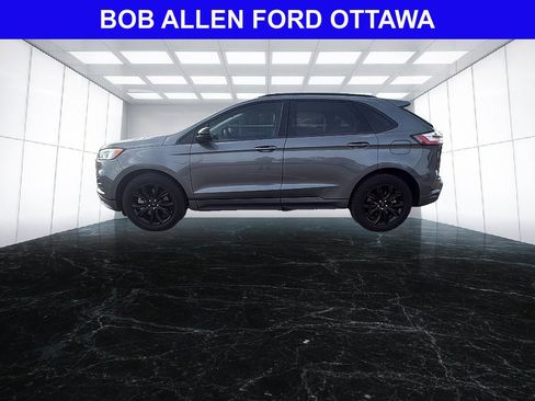 Used 2022 Ford Edge SE w/ Black Appearance Package AWD/4WD image 2