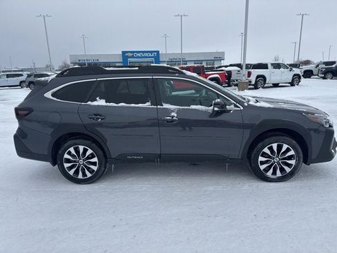 Used 2024 Subaru Outback Limited XT image 2