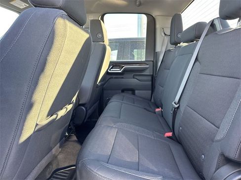 Used 2024 GMC Sierra 2500 SLE w/ SLE Value Package; image 9