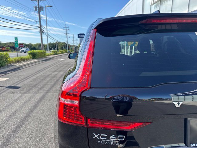 Certified 2024 Volvo XC60 B5 Plus w/ Protection Package Premier AWD/4WD image 10