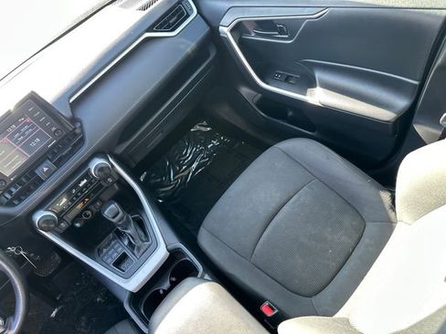 Used 2020 Toyota RAV4 LE w/ All Weather Liner Package image 20