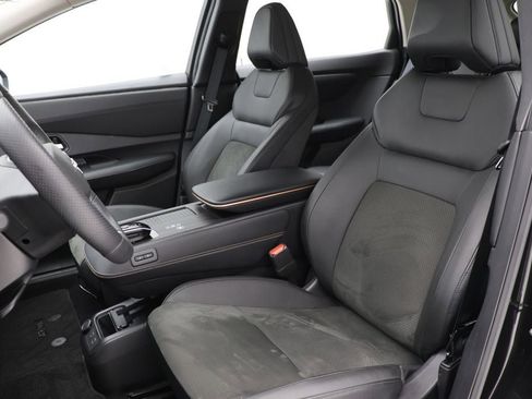 Used 2024 Nissan Ariya AWD image 17