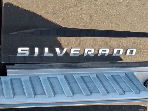 Used 2018 Chevrolet Silverado 1500 LTZ Z71 w/ LTZ Plus Package image 30