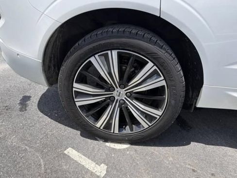 Used 2023 Volvo XC60 B5 Plus w/ Protection Package Premier FWD image 7