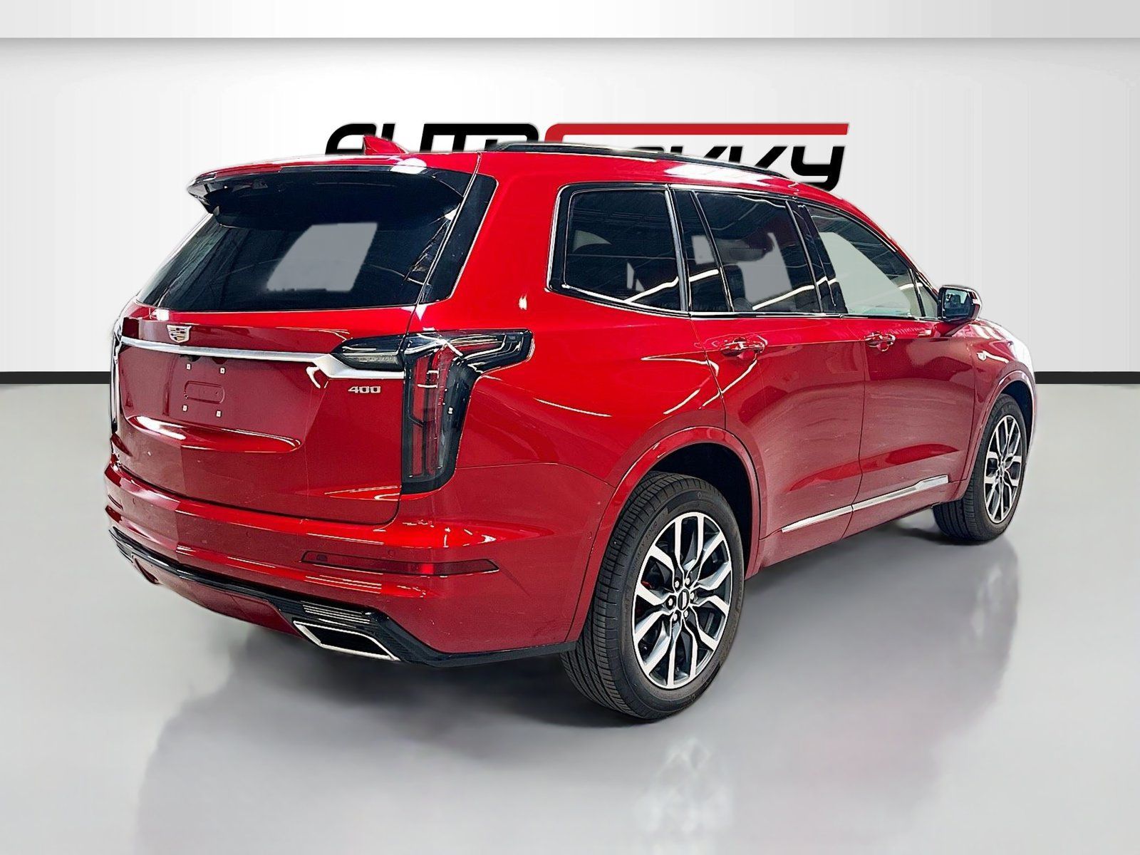Used 2025 Cadillac XT6 Sport w/ Technology Package AWD/4WD image 7