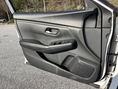 Used 2024 Nissan Sentra SV image 12