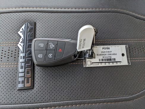 Used 2024 Chevrolet Silverado 2500 High Country w/ High Country Premium Package image 42