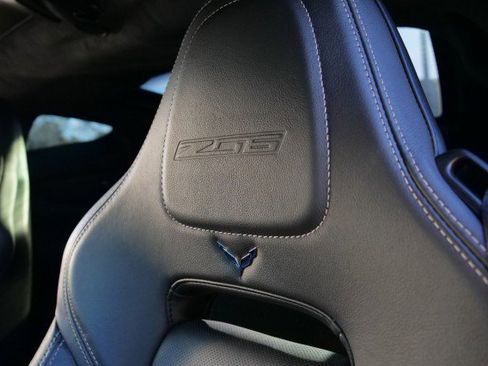 Used 2016 Chevrolet Corvette Z06 w/ 3LZ Preferred Equipment Group image 31