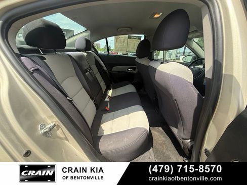 Used 2013 Chevrolet Cruze LS FWD image 26