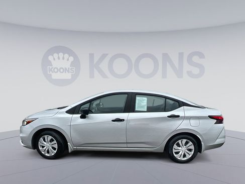 Used 2020 Nissan Versa S image 2