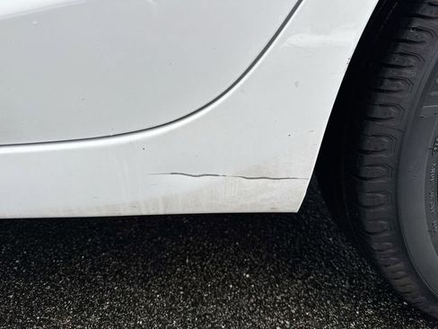 Used 2017 Chevrolet Cruze LT w/ Convenience Package image 30