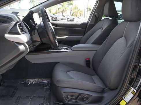 Used 2023 Toyota Camry LE image 19