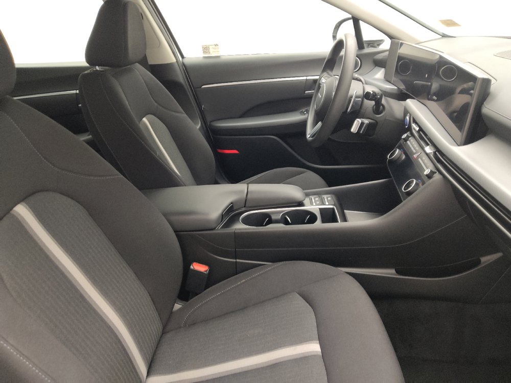 Used 2025 Hyundai Sonata SEL FWD image 21