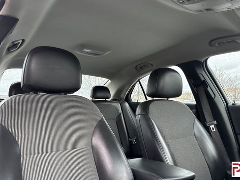 Used 2015 Chevrolet Malibu LT image 18