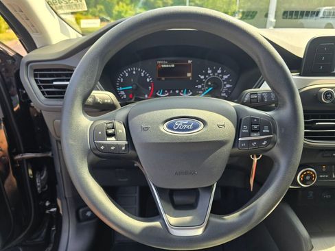 Used 2022 Ford Escape S image 26