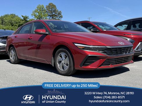 Used 2026 Hyundai Elantra SE FWD image 1