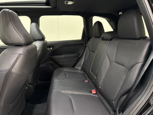 Used 2025 Subaru Forester Limited image 27