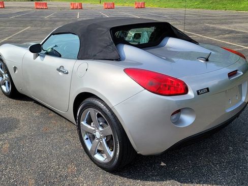 Used 2007 Pontiac Solstice Convertible w/ Premium Package RWD image 10