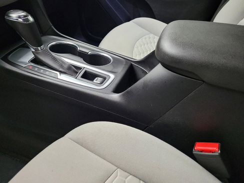 Used 2019 Chevrolet Equinox LT FWD image 26